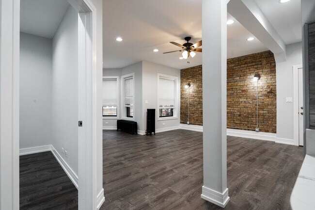 Photo - 6101 N Winthrop Ave Unit 1