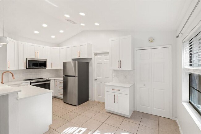 Photo - 7124 72nd St N