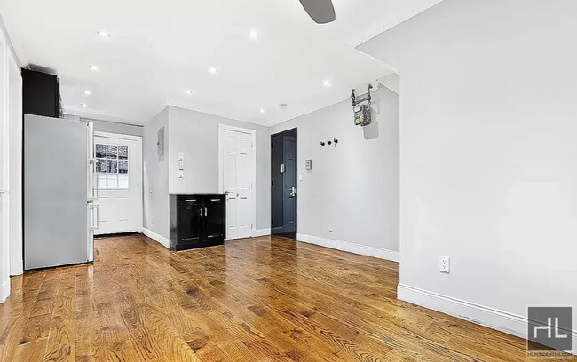 Photo - East 1st Street Unidad 1R