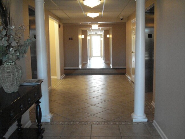 601 W Rand Rd