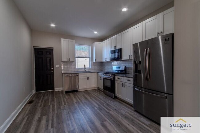 Photo - 2340 W Fayette St