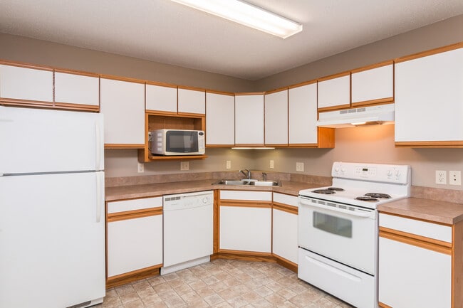Saddle Creek Townhomes
