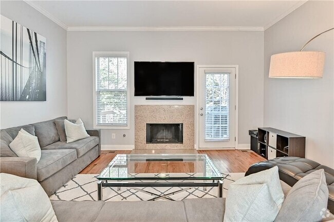 Building Photo - 1939 Sterling Oaks Cir NE Rental