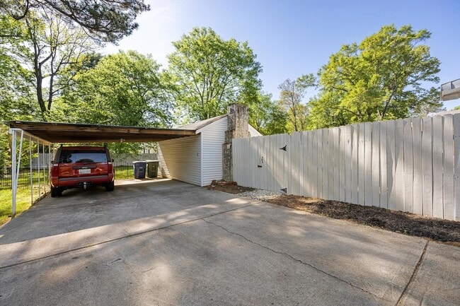 Photo - 108 S St Marks Ave