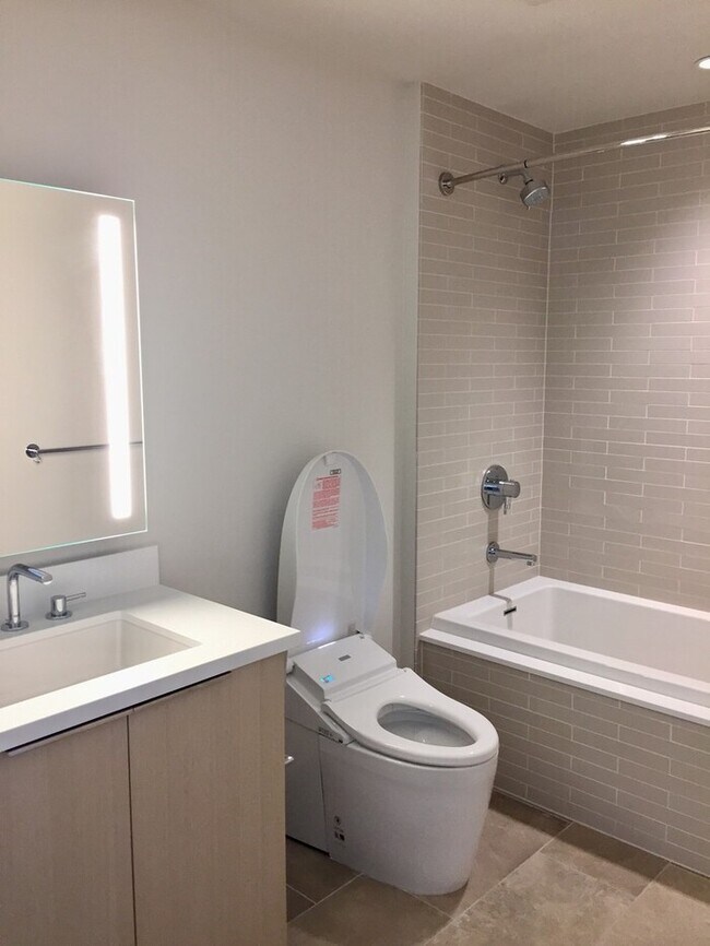 Photo - Kakaako: Ae'o - Studio with one Parking (E... Unidad 1011