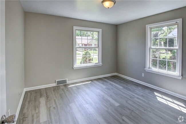 Building Photo - 2016 Revere Rd Rental