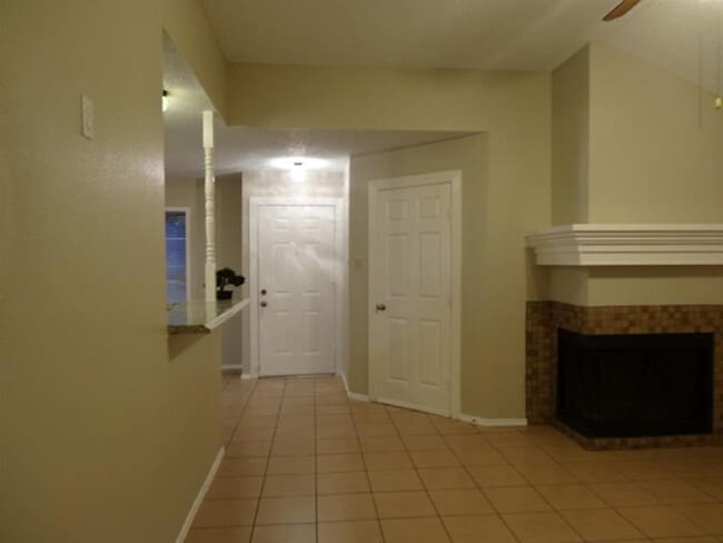 Photo - 13716 Sablecrest Dr Apartment