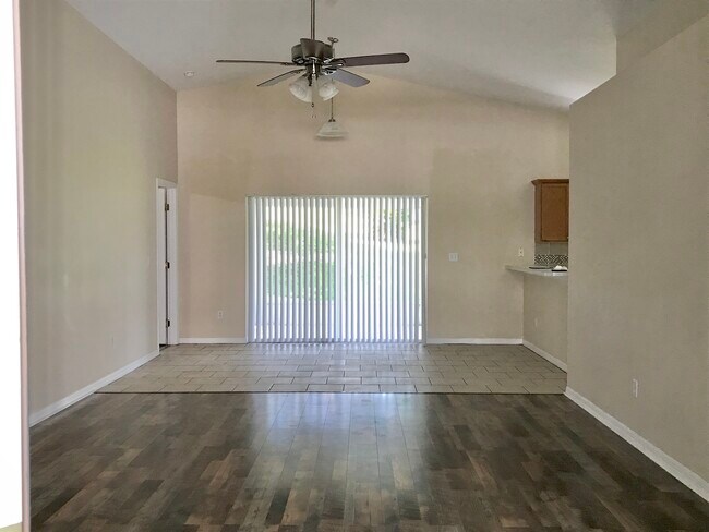 Photo - 989 Scenic View Cir