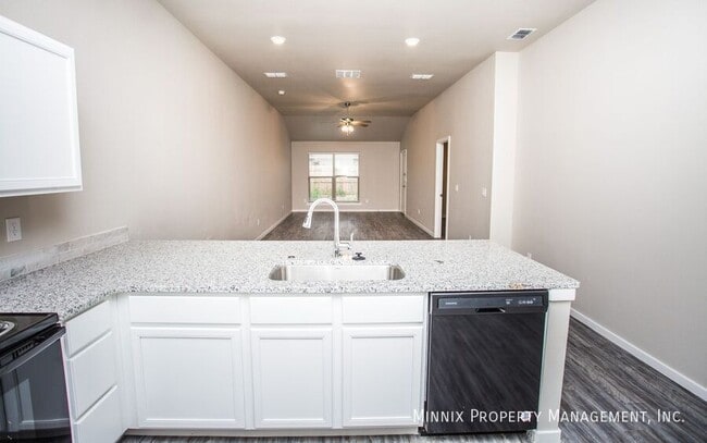 2110 N. Ave. L-B