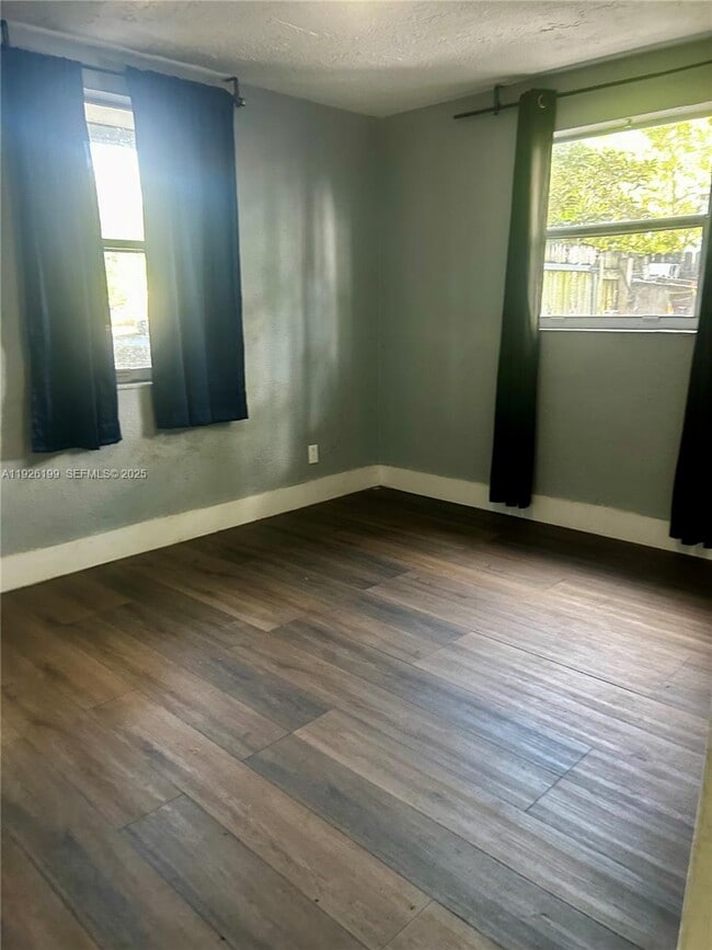 Photo - 4510 SW 38th St Unit 1