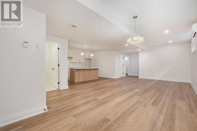 Photo - 253 Argile St