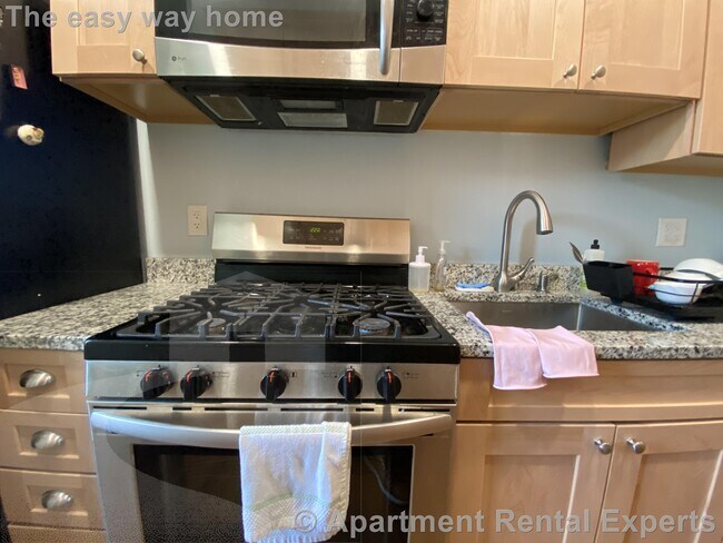 Photo - 1699 Cambridge St Unidad #12A