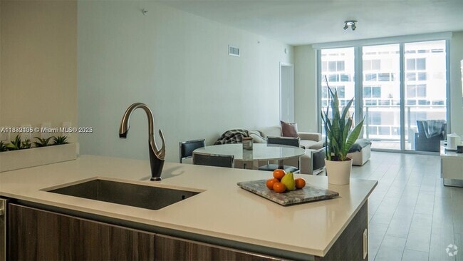 Building Photo - 488 NE 18th St Unit 2309 Rental