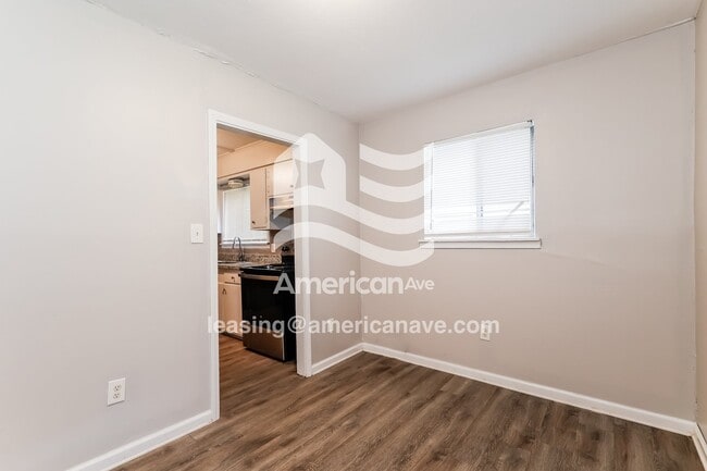 Photo - 3542 Ingersoll St