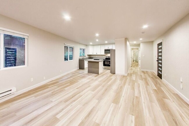 Photo - 25 Devonshire Blvd Unit 01