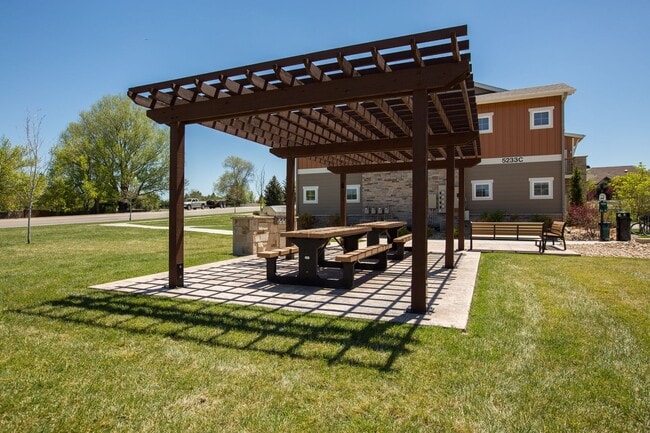 Photo - 5233 Boardwalk Dr