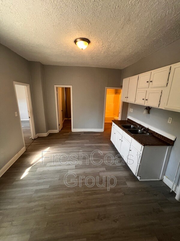 Photo - 3318 W 30th St Unit 1