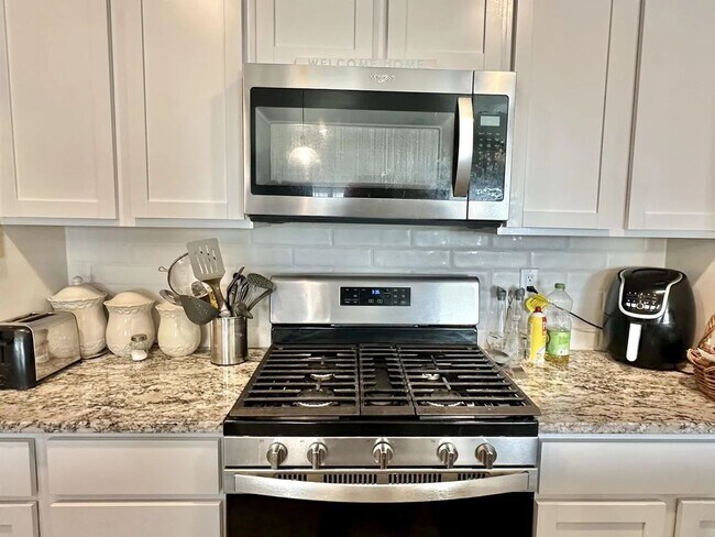 Photo - Beautiful 4 Bedroom/3 Bathroom Home