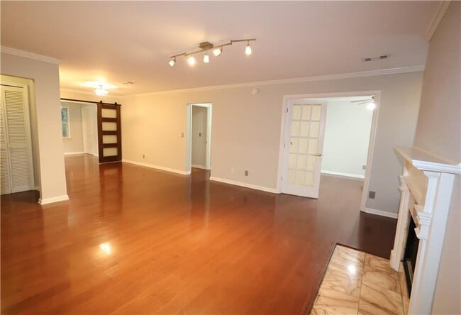 Photo - 19 Brittany Way NE
