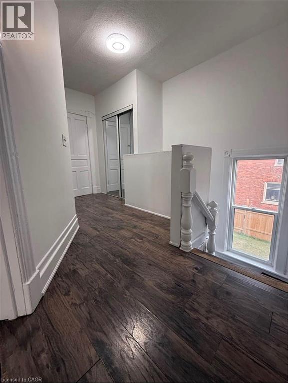 Photo - 374 Laurel St