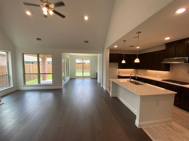 Photo - 405 Ambrose St