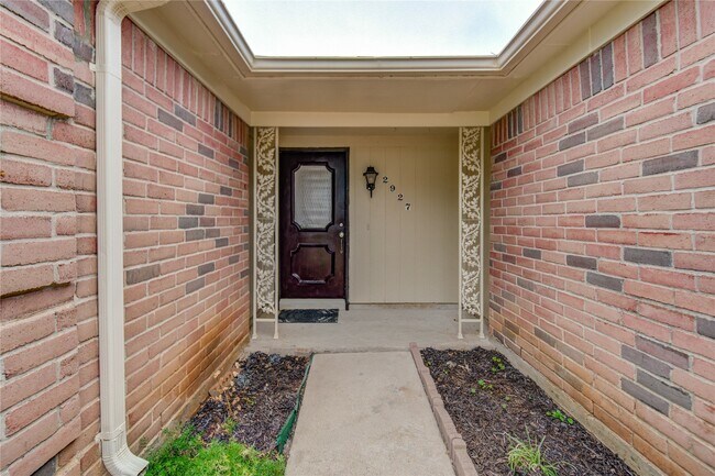 Photo - 2927 Great Lakes Ave