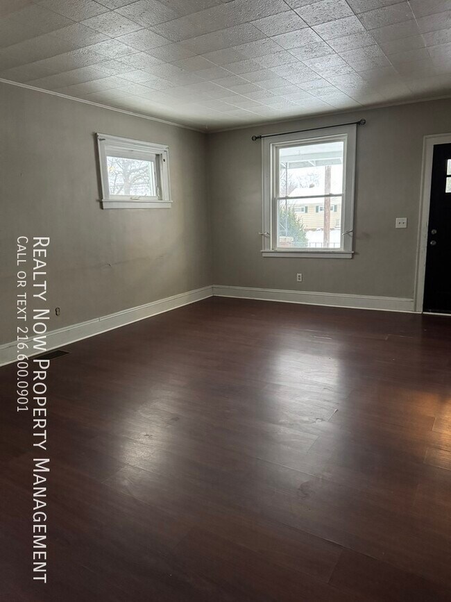 Photo - 9474 Roxbury Rd