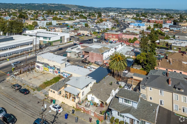 Vista aérea SE - 1716 46th Ave