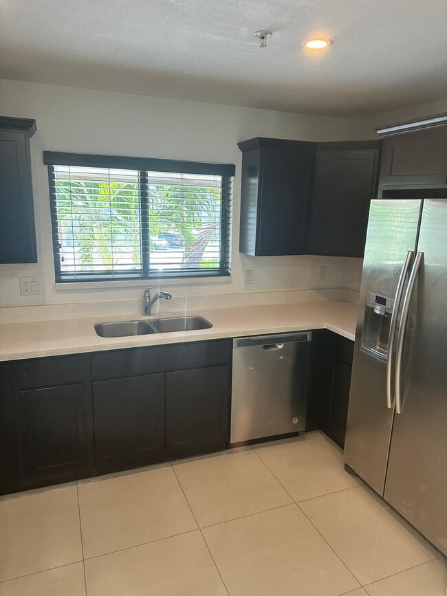 Photo - 1665 Cabot Ln Unit A2