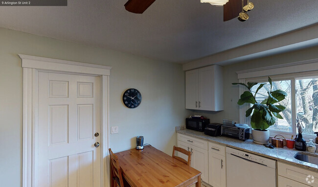 Building Photo - 9 Arlington St Unit 2 Rental