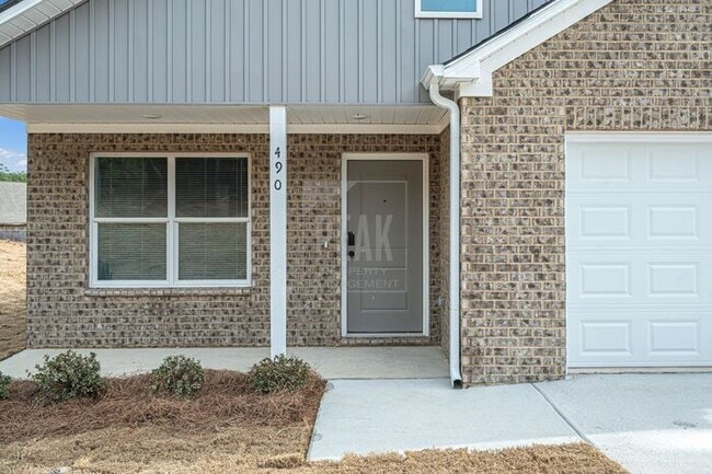 Photo - $1665! Beautiful 3Bed 2Bath in newly built Woodland Circle!