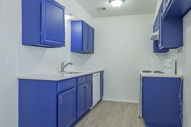 Photo - 10906 Penrith Ln