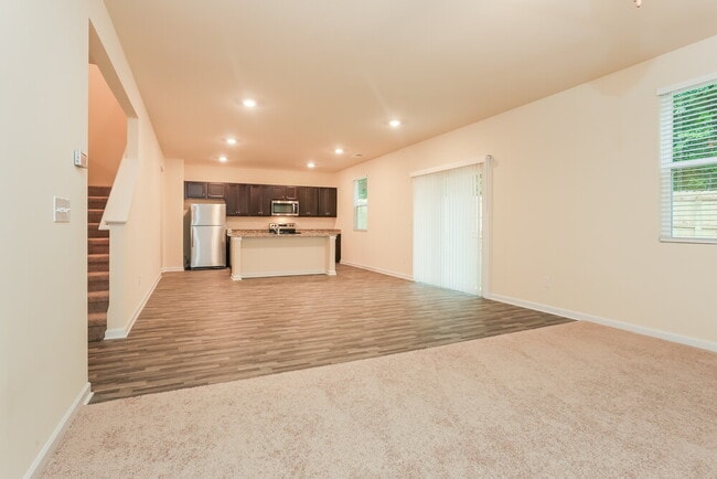 Photo - 203 Hamilton Pointe Dr