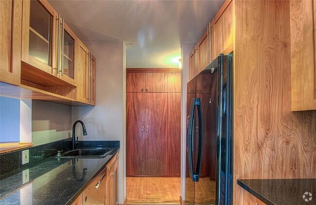 Building Photo - Charming 1-bedroom, 1-bathroom Unit 6C Rental