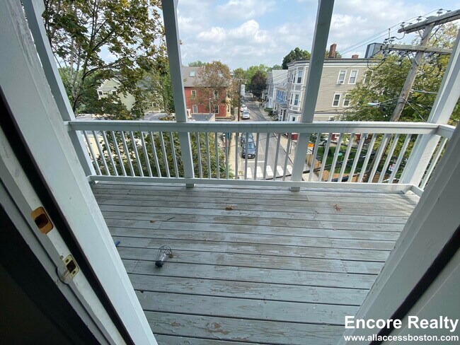 Photo - 350 Allston St Unidad 3