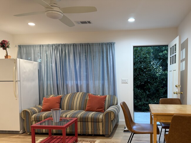 Photo - 22540 Itasca St