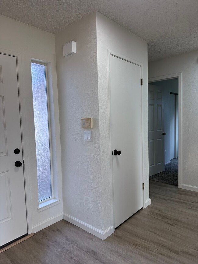 Photo - Excellent Florin Area 3bd/2bath home updat...