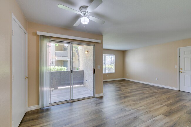 Photo - Beautiful 2Bed/2Bath First Floor Condo located in Silverado Ranch Unit 1016