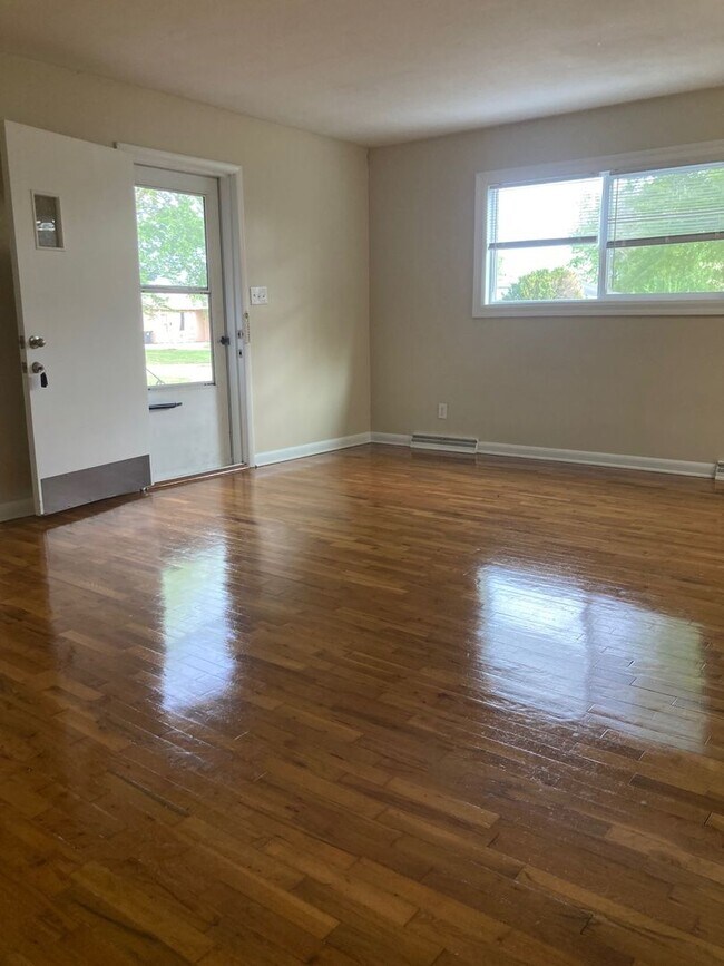 Photo - 2718-2720 S. Stewart Unit 2718