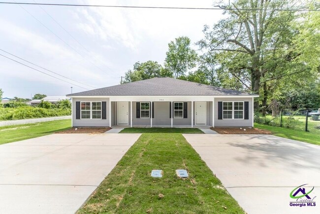 302 S 2nd St