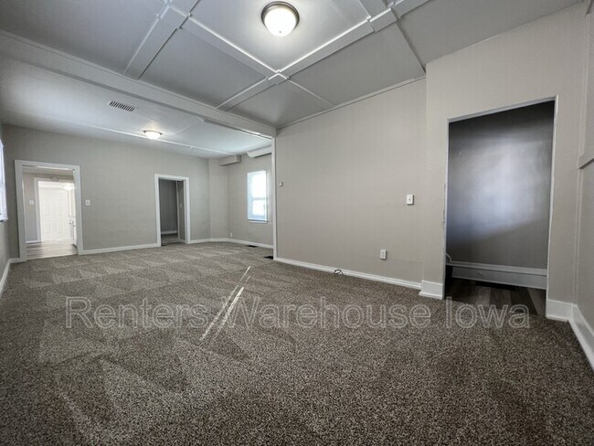 Photo - 1741 Des Moines St