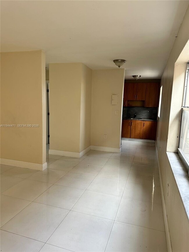 Photo - 1640 SW 1st St Unidad 7