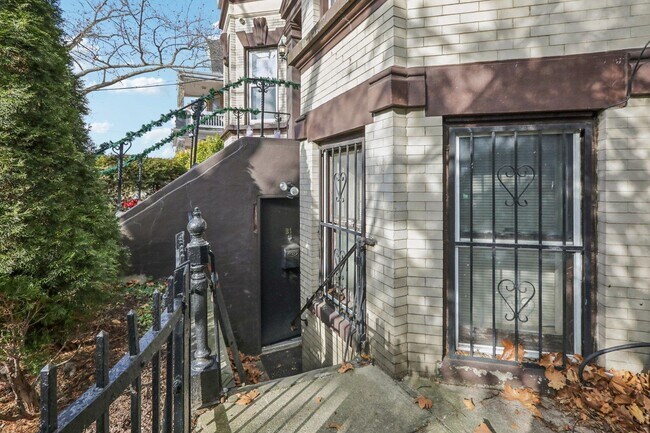 Photo - 162 Fairview Ave Unit B1