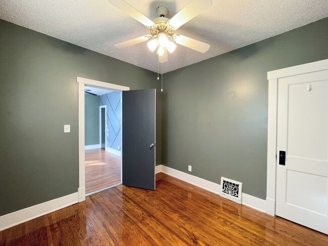 Photo - Clean 1 bedroom home