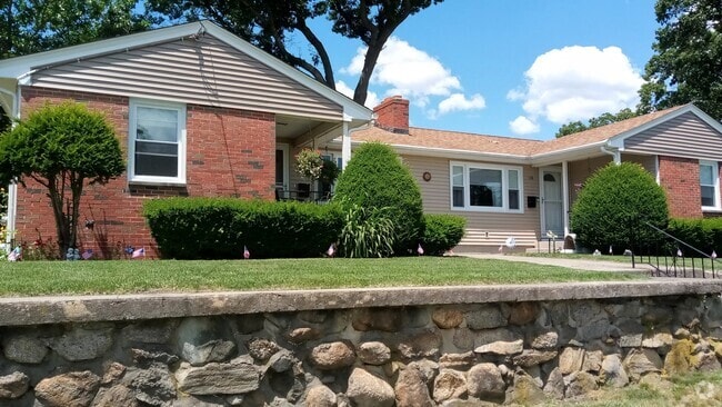 Building Photo - 108 Beachmont Ave Rental