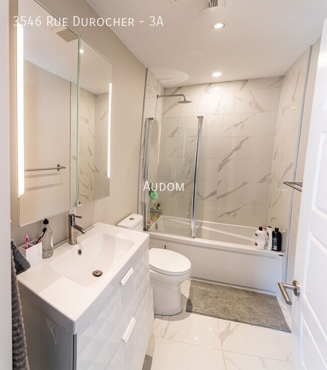 Photo - 3546 Rue Durocher Unit 3A