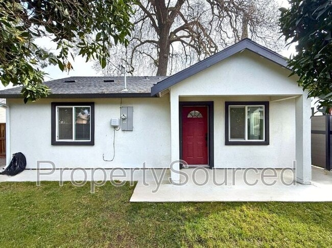 Building Photo - 805 W Yosemite Ave