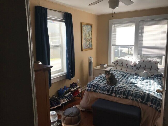Photo - Cozy 2 Bedroom, 1 Bathroom in Fifth Avenue Neighborhood