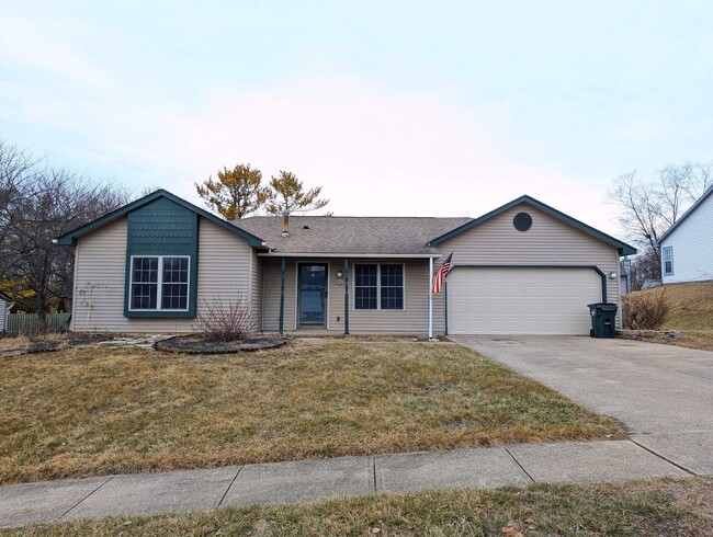 AVAILABLE NOW - Great Location in Fairborn... - AVAILABLE NOW - Great Location in Fairborn... House