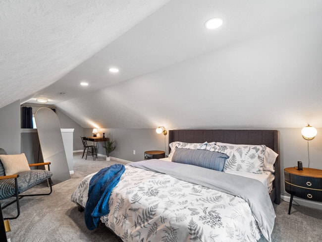 Photo - 1906 N Leavitt Rd Unidad ID1061070P